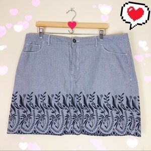 Croft & Barrow Blue/White Pinstriped Skort D149